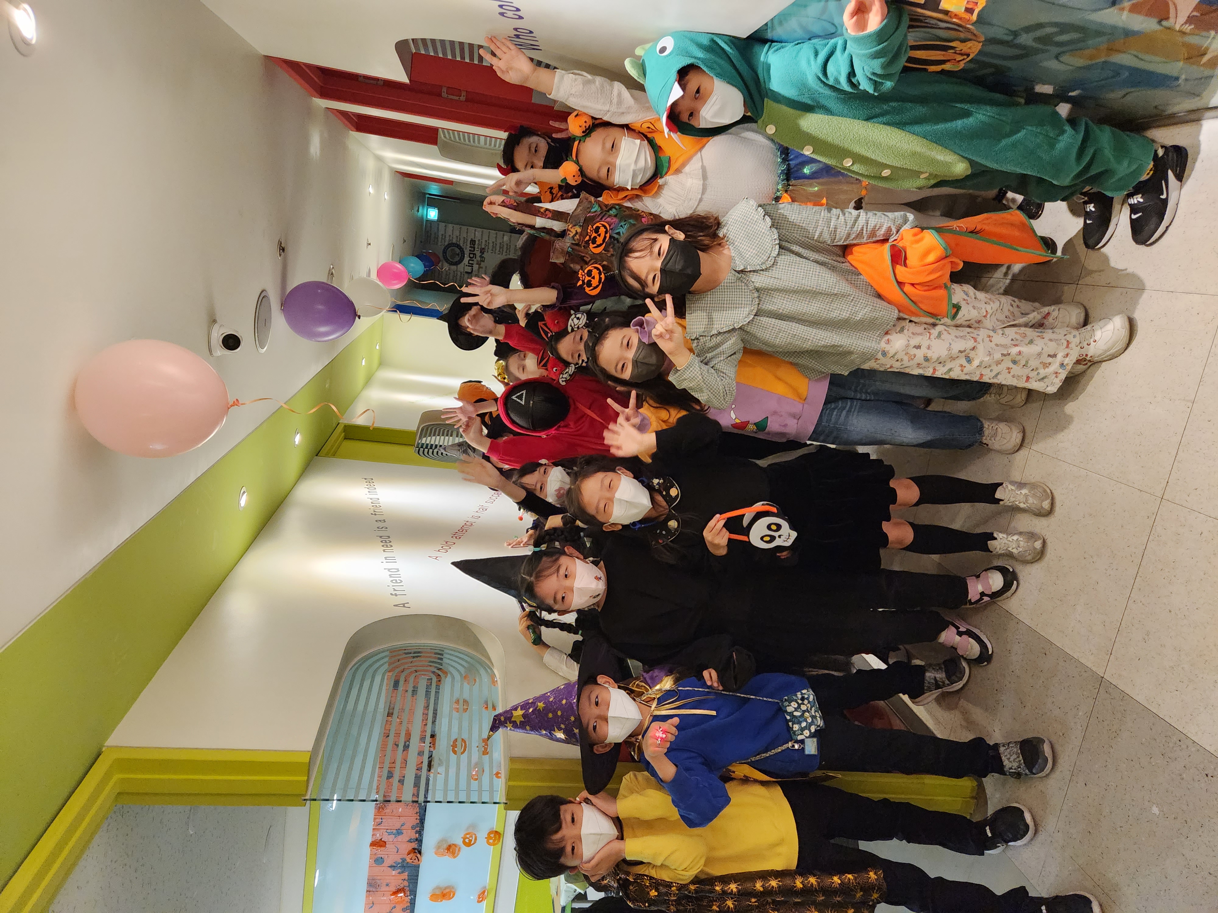 81247af10d8a9313ba700af537f92c80_6.2022 Small Group.M.2.40.jpg